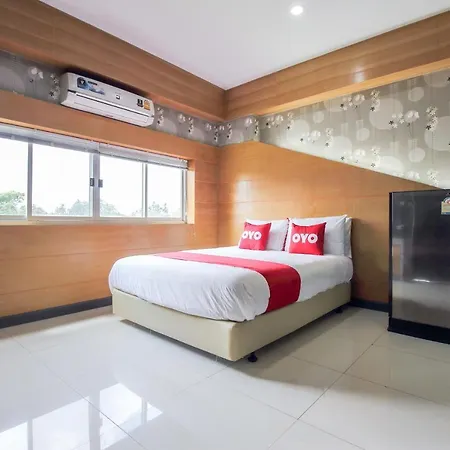 Oyo 387 Little Bangbon Hotel