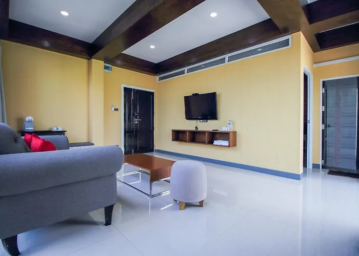 Oyo 387 Little Bangbon Hotel 3*