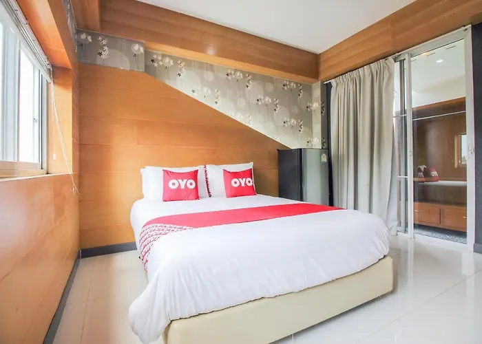 Oyo 387 Little Bangbon Hotel Bangkok